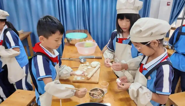 不同于田间劳作实践小学以劳作技术竞赛为载体实现以赛促学